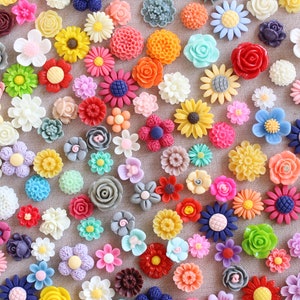 BESTSELLER Small Mixed Flower Thumbtacks, Mix Wild Flower Pushpin, Large Variety Floral Push Pin Set, Pretty Flower Pushpins, Ships Fast image 3