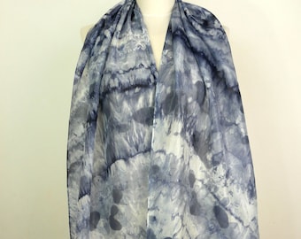 Foulard en soie gris femme Renard argenté Foulard en soie gris Royaume-Uni Foulard teint à la main Foulard en soie noir gris Foulard en soie oblong Cadeau d'anniversaire pour femme