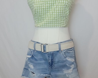 Top corto de cuadros vichy blanco y verde con espalda descubierta de Zara, talla pequeña.