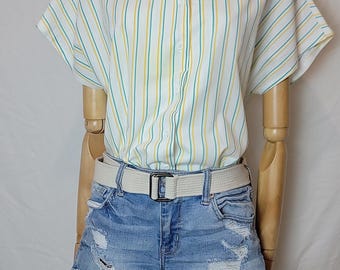 Blusa vintage Nikki de manga corta con botones y rayas arcoíris de los años 70, talla 18