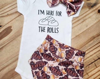 Ensemble body, culotte et nœud pour bébé « Je suis là pour les petits bourrelets »