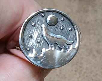 Sterling Silver Man's Ring With Howling Wolf, One Of A Kind Ring, Jewelry Art, Made In USA