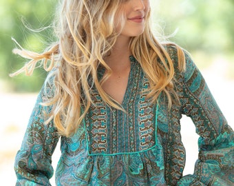 Paisley Green Peplum Loose Bohemian Hippie Long Sleeves Top, Puffed Sleeves Trendy Women Blouse