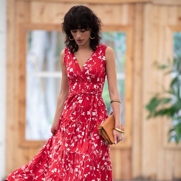 Robe longue d'été bohème chic à fleurs rouge foncé, robe d'été taille empire pour femme, tous les jours / occasion spéciale sans manches à volants « Carrie Dress »