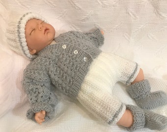 Patrón de tejido para bebés Descargar PDF Patrón de tejido para bebés niñas, niños o muñecos renacidos Cárdigan, gorro, pantalones cortos y botines para recién nacidos