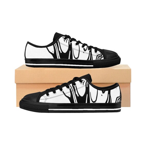 comfortable canvas sneakers