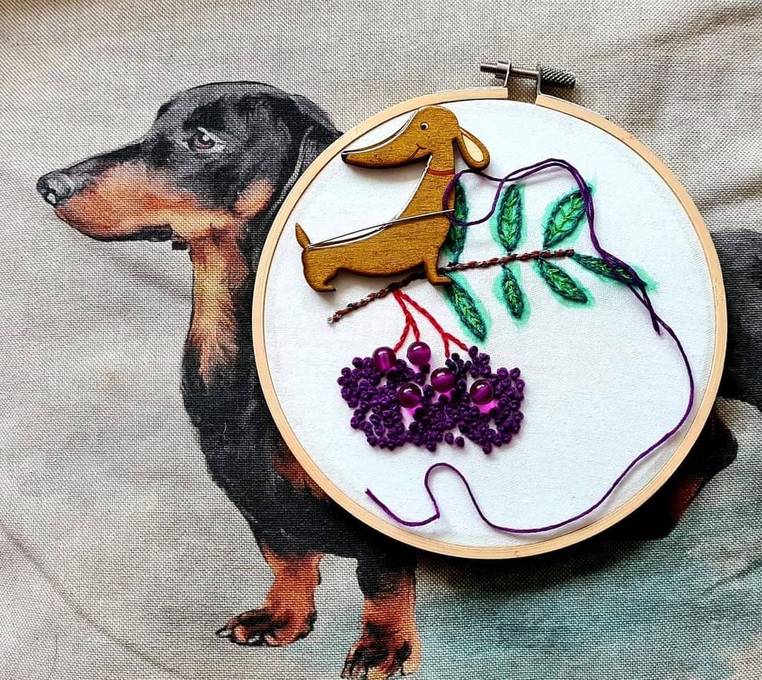 Needle Minder Dachshund Doggy With Free Needle Threader Etsy Sweden