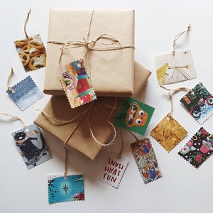 Paquet de 12 étiquettes-cadeaux recyclées pour cartes de Noël. Etiquettes pour cadeaux, Étiquettes recyclées, Etiquettes de Noël, Emballage de Noël, Idées d'emballages cadeaux