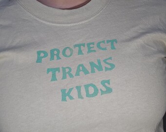 Protect Trans Kids Upcycled Bedrucktes T-Shirt