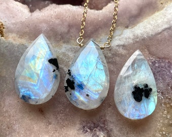 Rainbow Moonstone Necklace, June Birthstone,Rainbow Moonstone Jewelry,Raw Moonstone Pendant Teardrop, Crystal Necklaces For Women
