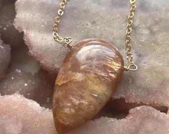 Rainbow Lattice Sunstone Pendant Necklace: 14kt Gold Filled Chain