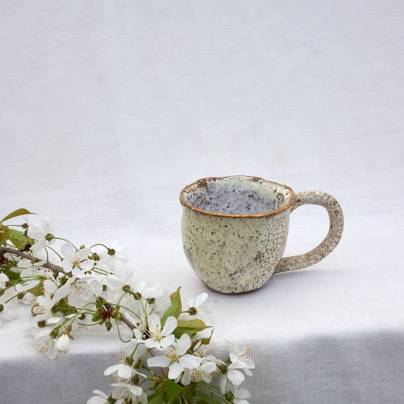Mug en céramique, mug en argile fait main, cadeau pour les amateurs de café, Wabi Sabi Home, vaisselle en grès, créée par un artiste avec 20 ans d'expérience, 220 ml/8 oz F
