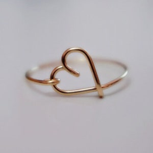 Anillo de corazón de plata esterlina Anillo de corazón de oro de 14 quilates Regalo de dama de honor Regalo de Navidad Anillo midi Anillo de nudillo Anillo de amor Regalo de boda Regalo de amistad