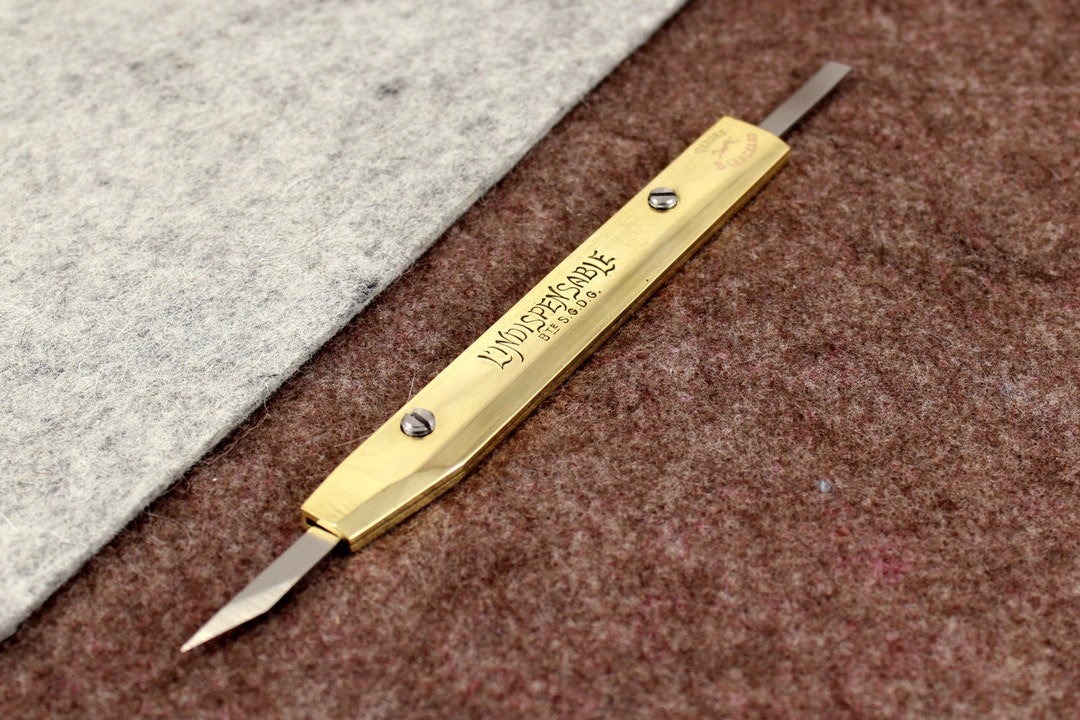 Leather Flat Knife l'indispensable Vergez Blanchard, Brass Scabbard