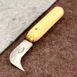 Hawkbill Carpet Knife