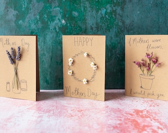 Mothers Day Dried Flower Gift Card. A handmade gift card, can be personalised with your choice of words and message. Choice of Card.