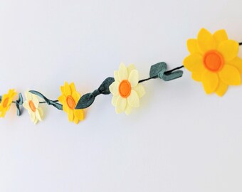 Yellow felt daffodil and leaves garland: floral spring or Easter bunting