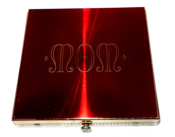 DORSET MIRRORED CoMPACT Engraved Mom Red Enamel L… - image 4