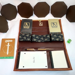 GELBE SEITEN WERBUNG Double Deck Standard Spielkarten Set In Lancina Trifold Reiseetui Werbe Bleistiftuntersetzer Untersetzer Neues Geschenk