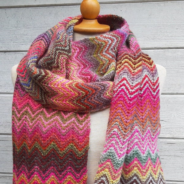 Écharpe en zigzag, écharpe faite main, tricotée à la main, écharpe en laine mérinos, écharpe multicolore, couleurs vives, cadeau pour elle, cadeau de Noël