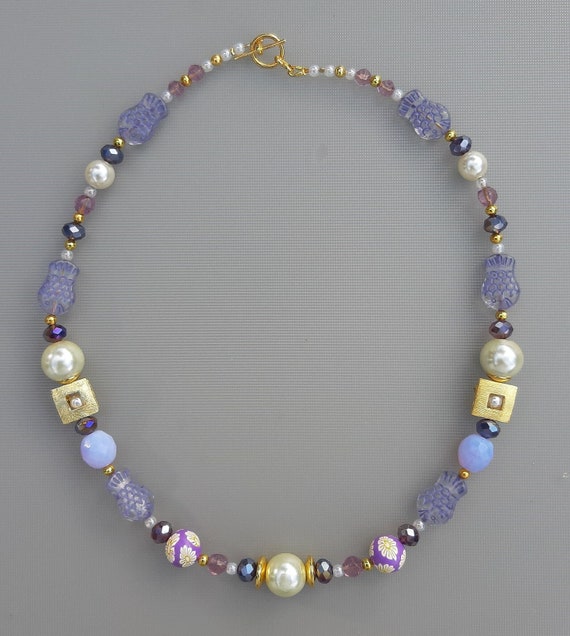 beaded necklace, glassbeads, lavender- and purpletones