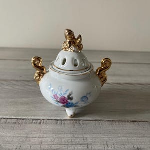 Vintage Fu Dog Incense Burner: Gold Porcelain Oriental Decor