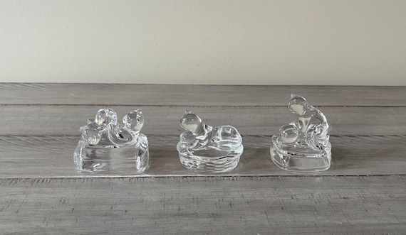 Vintage Avon Crystal Cat Figurines: Yarn Play Set of 3