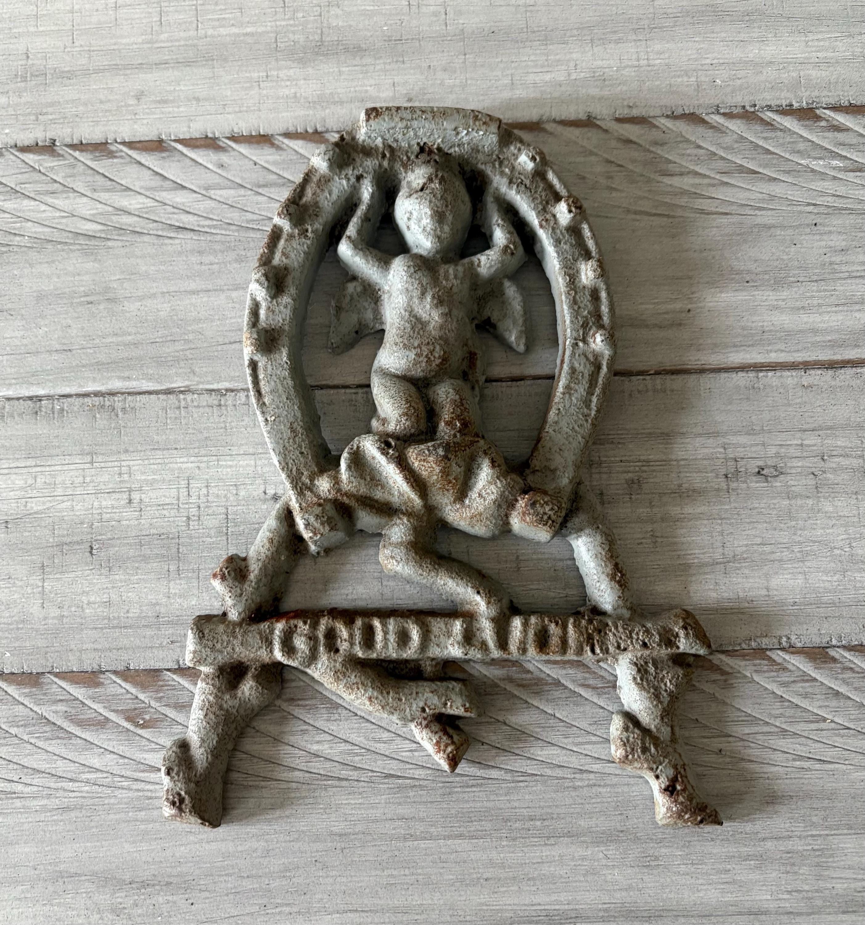 Vintage Cast Iron Cherub and Horseshoe Decor Vintage Wall Decor Outdoor Hanging Vintage Sign Decor Good Luck Horseshoe