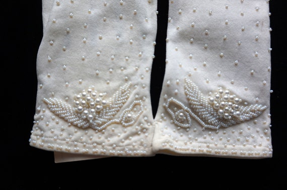 Vintage Cream White Beaded Gloves / 1950s - image 6