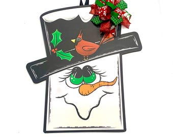 Cheerful Snowman with Cardinal Front Door Hanger / Winter Door Hanger / Cardinal Door Hanger / Christmas Door Hanger