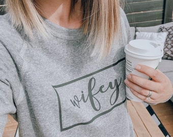 wifey//established crewneck sweater//anniversary//wedding