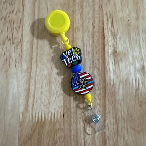 Vet Tech Badge Holder: USA Flag Paw Print Retractable Reel, Veterinary