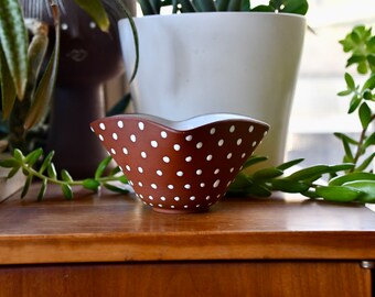 Midcentury modern Graveren Norsk Brown and White Square Porcelain Bowl, Made in Norway, ca. 1970's