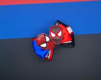 Arco inspirado en héroes