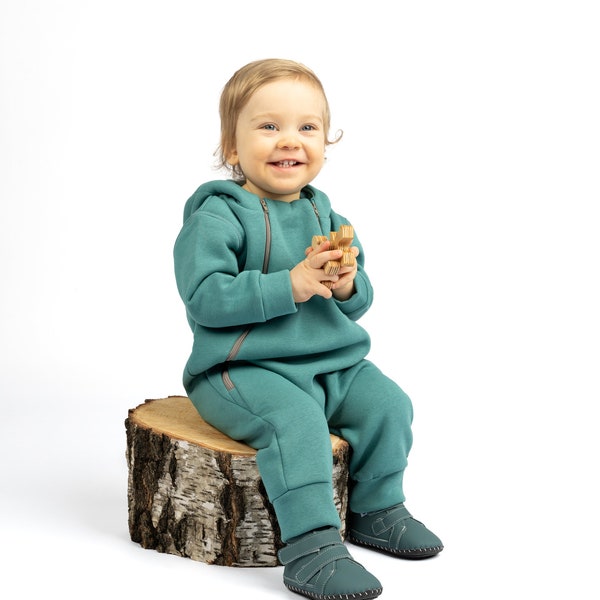 Baumwolle Fleece Kinder Sweatsuit graugrün, Unisex Kinder Overall, gebürstetes Rücken Baumwoll Outfit, Kinder Schlafanzug, grüner Overall mit Kapuze