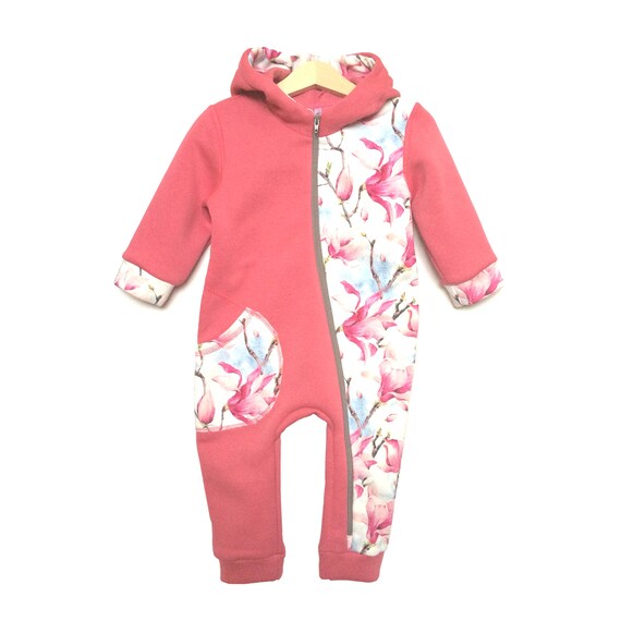 girls white sweatsuit