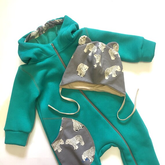 kids green sweatsuit