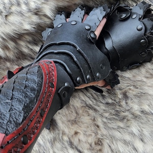 Jarl Bracer, Vambrace for Armor, Medieval, LARP, SCA, Fantasy, Cosplay, RenFaire, Convention, Renaissance Faire, Festival, Costume, Gauntlet