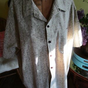 Vintage LL Bean Mosaic Pattern Men&#39;s Short Sleeved Shirt