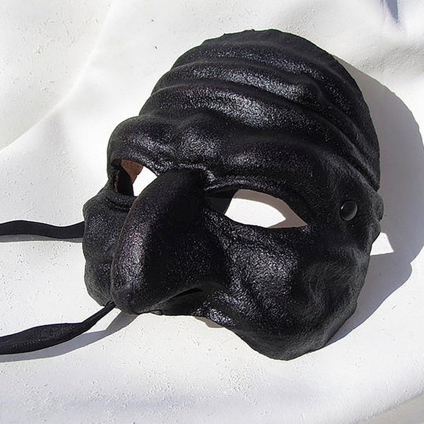 Maschera da Pulcinella in pelle nero commedia dell'arte servo furbo Napoli teatro attore cosplay wicca magia