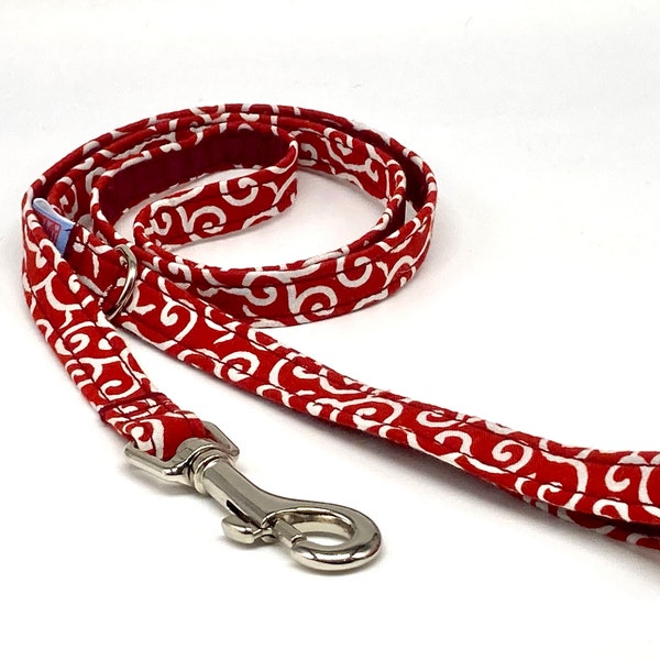 Accesorio para perro de diseño japonesa, Correa para perro hecho a mano con tela Karakusa Roja, conjunto perfecto para Shiba Inu.