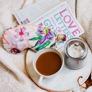 botanical print Silk eyemask in 'Floral' Design, from the Mysa selfcare collection