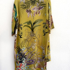 Silk Kimono Jacket in Chatruese yellow 'Enticement' print size L/XL handmade and unique illustrations luxury lounging or evening wear image 4