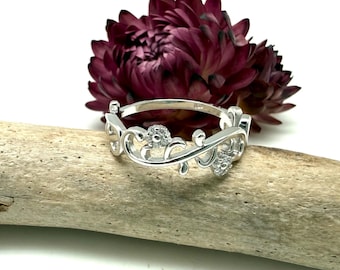 Srebrny pierścionek z motywem winorośli kwiatowej, nowoczesny i delikatny, próba 925