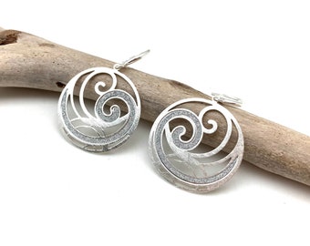 Circle Swirl Silver Earrings // Matte Silver Wave Earrings // Swirl Earrings // Lasercut Light Earrings // Hypoallergenic Tarnish Resistant