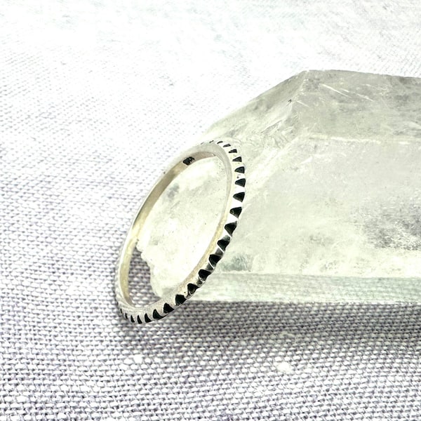 Silver Edged Band 5-8 / 925 Sterling / Skinny Band / Stacking Ring / Thin Knife Ring / Oxidized