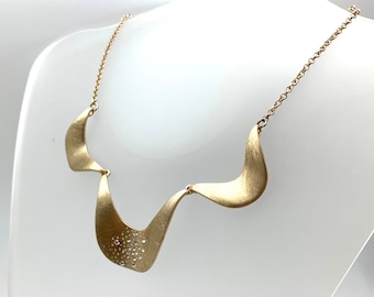 Gold-Statement-Halskette / Halskette aus matt gebürstetem Gold / moderner Gold-Choker / 18K vergoldetes Messing / hypoallergen, anlaufgeschützt, 16" bis 19"