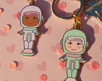 90er Jahre Spielzeug Kawaii Pastell Polly Pocket Space Cadet Gold Emaille Schlüsselanhänger