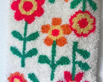 60’s Vintage Retro Daisy Tufted Hanging Wall Rug Art