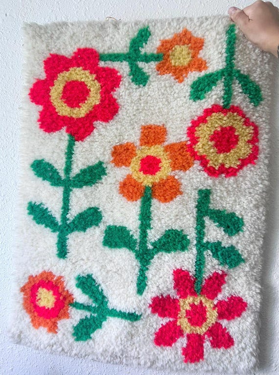 60’s Vintage Retro Daisy Tufted Hanging Wall Rug Art